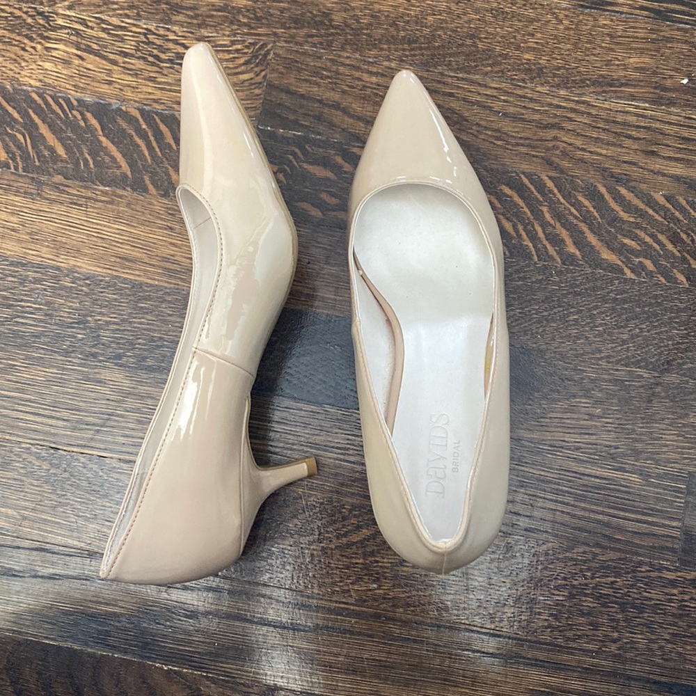 David’s Bridal heels 👠 sizes 8.5